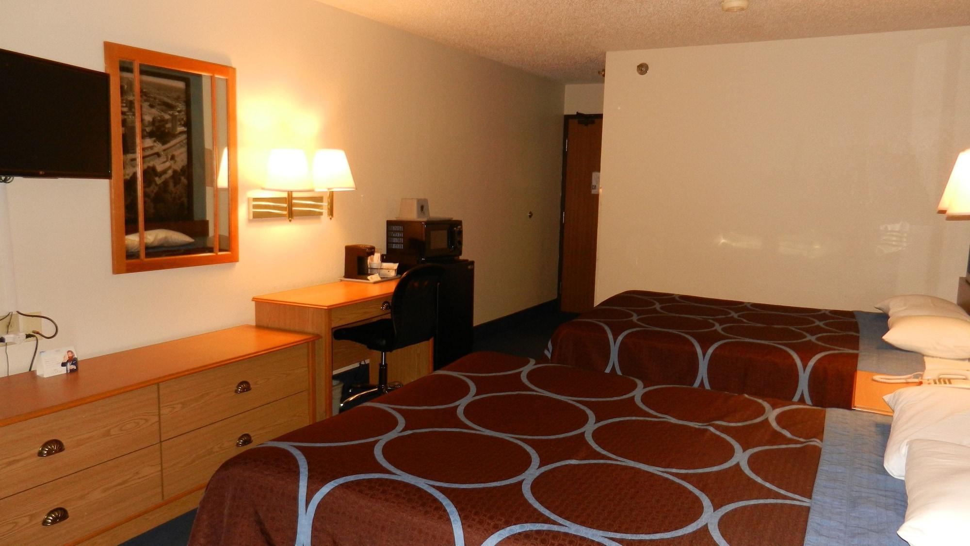 Super 8 By Wyndham Potosi Hotel Екстериор снимка