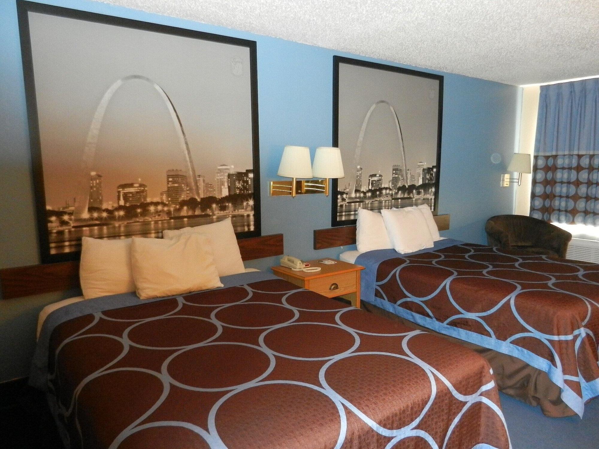 Super 8 By Wyndham Potosi Hotel Екстериор снимка