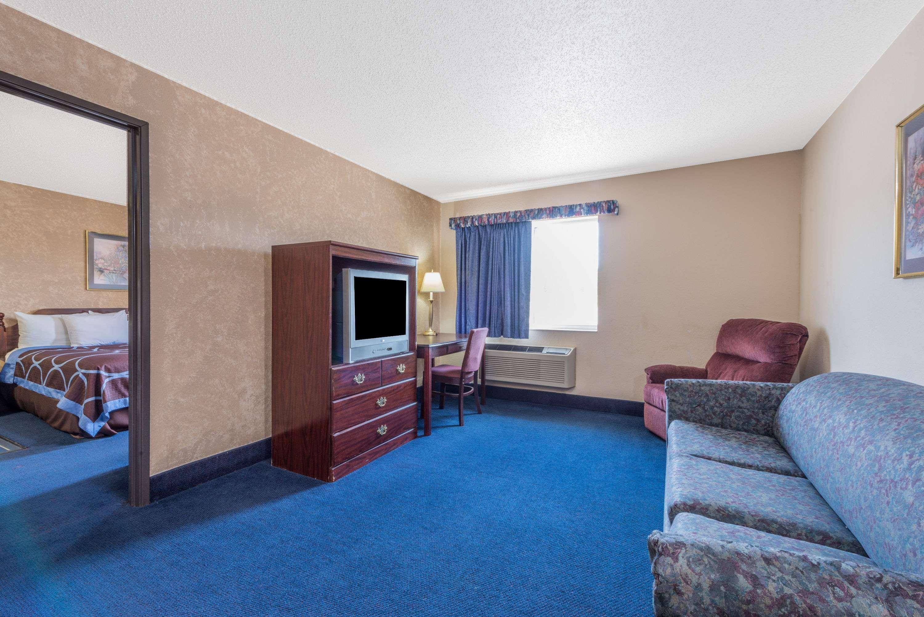 Super 8 By Wyndham Potosi Hotel Екстериор снимка