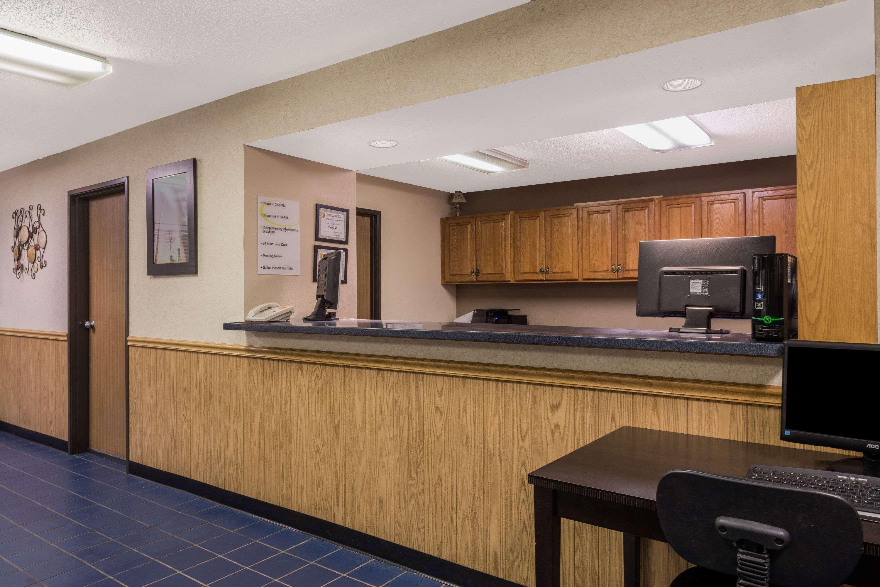 Super 8 By Wyndham Potosi Hotel Екстериор снимка