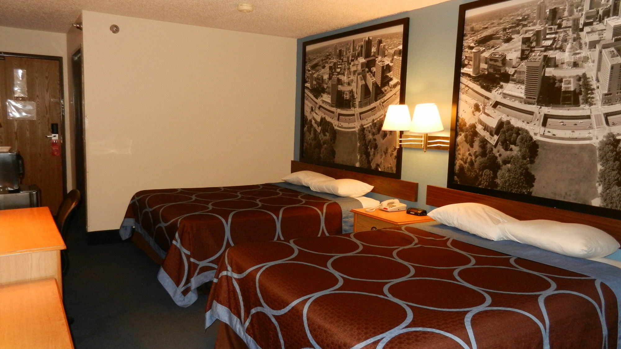 Super 8 By Wyndham Potosi Hotel Екстериор снимка