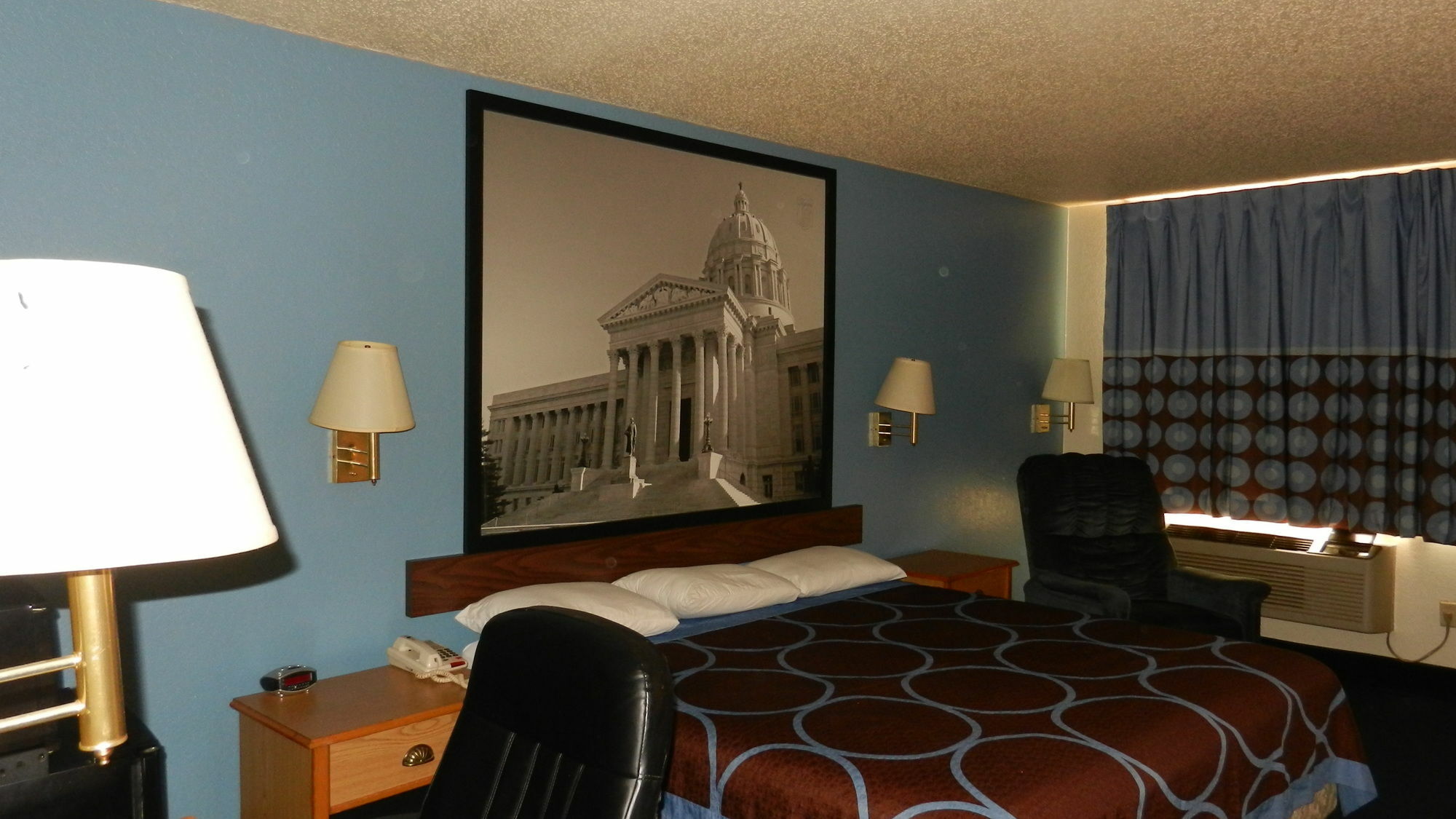 Super 8 By Wyndham Potosi Hotel Екстериор снимка