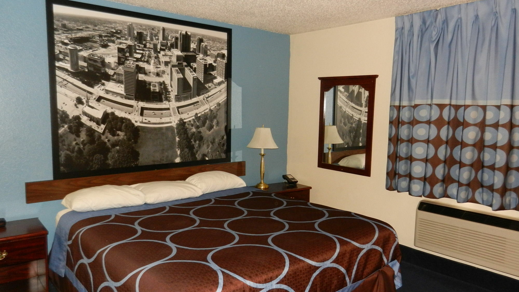 Super 8 By Wyndham Potosi Hotel Екстериор снимка