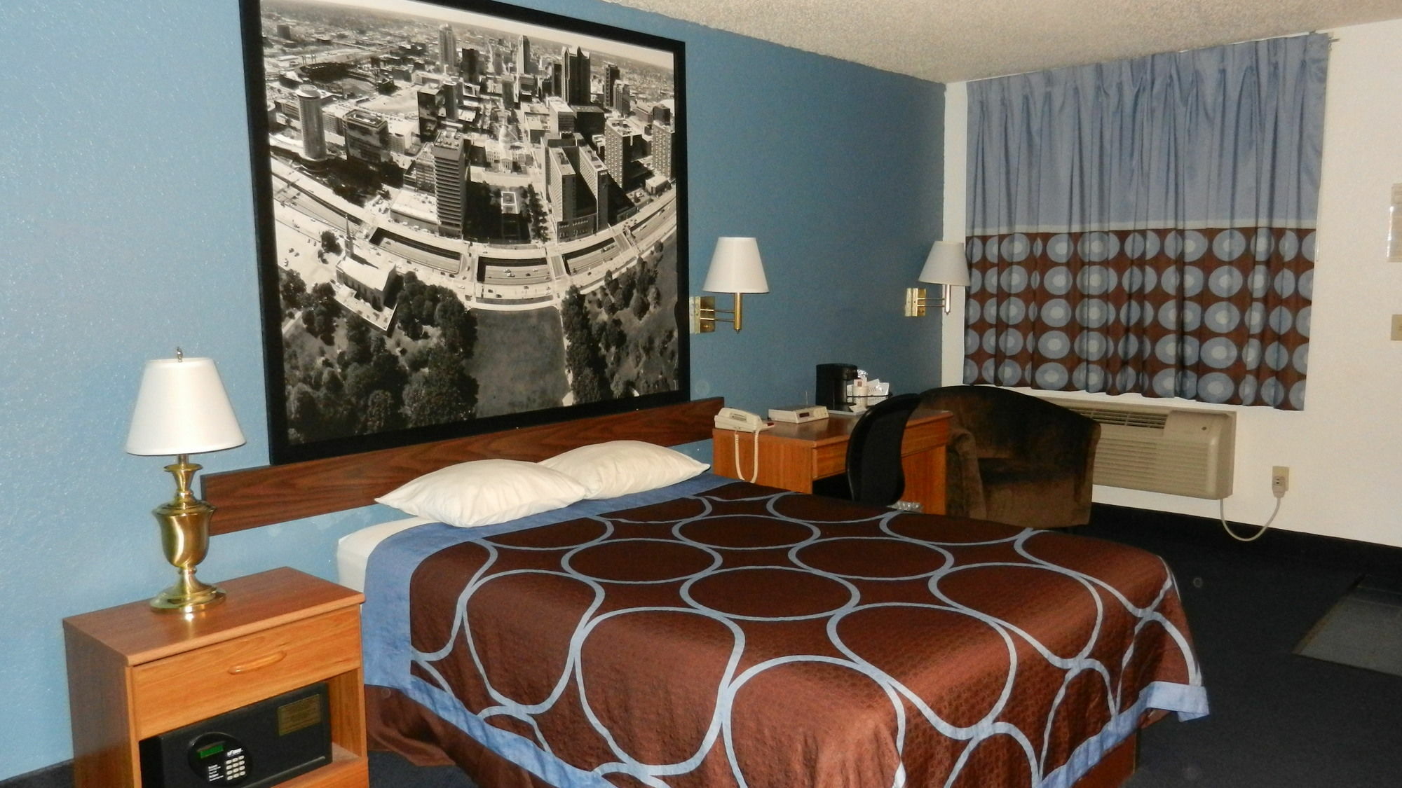 Super 8 By Wyndham Potosi Hotel Екстериор снимка
