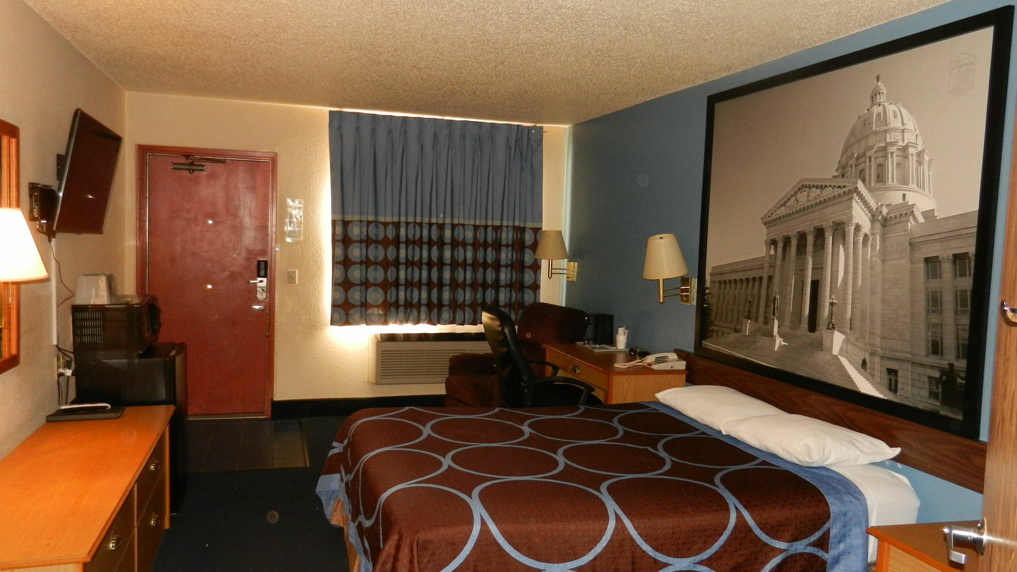 Super 8 By Wyndham Potosi Hotel Екстериор снимка