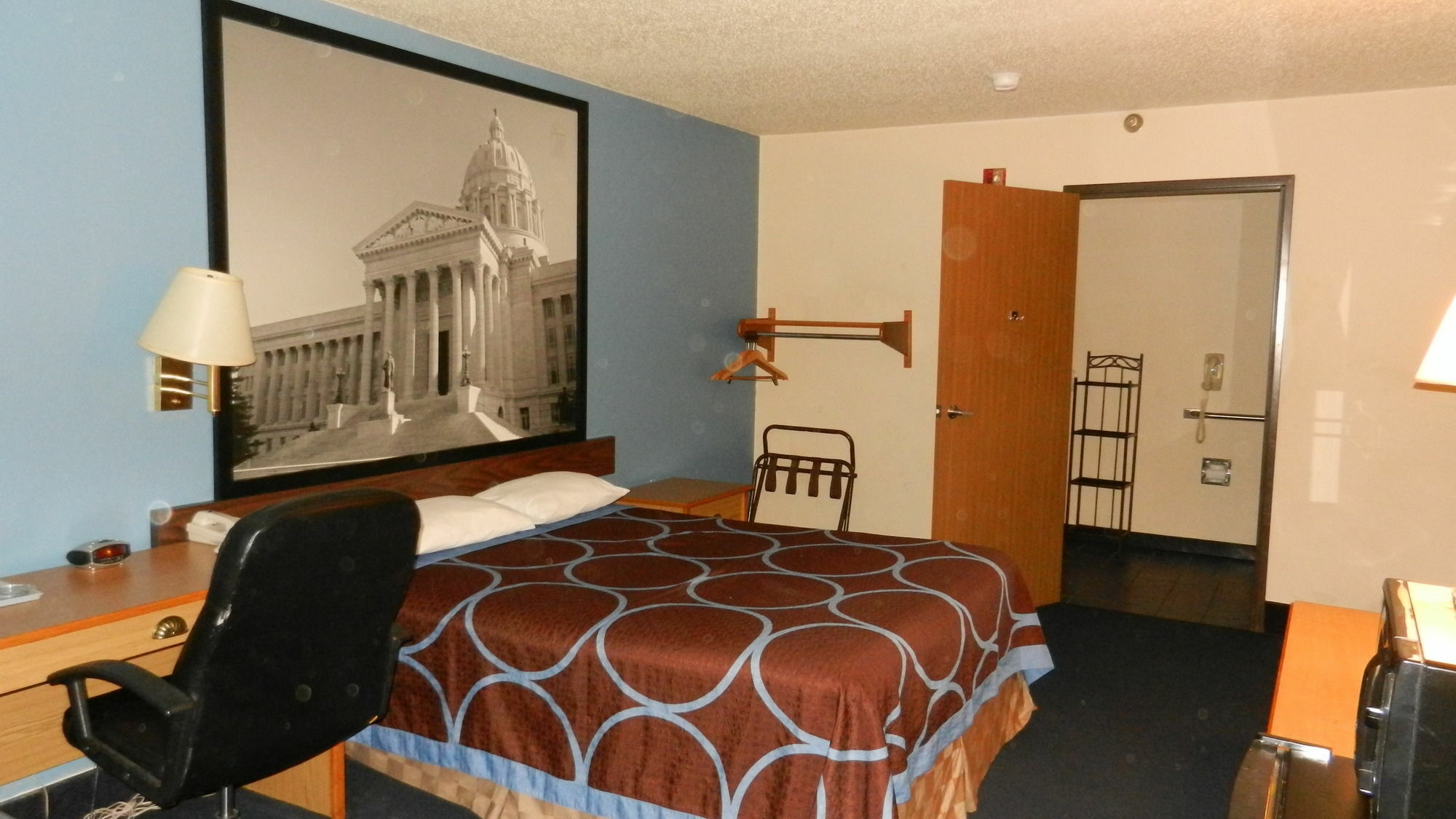 Super 8 By Wyndham Potosi Hotel Екстериор снимка
