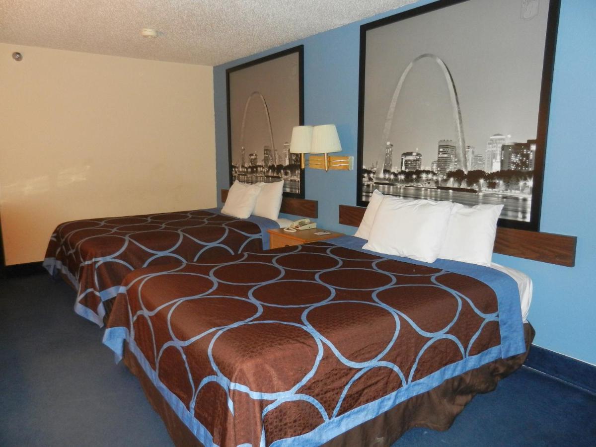 Super 8 By Wyndham Potosi Hotel Екстериор снимка